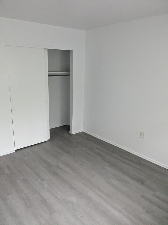 Building Photo - 620 Pedretti Ave