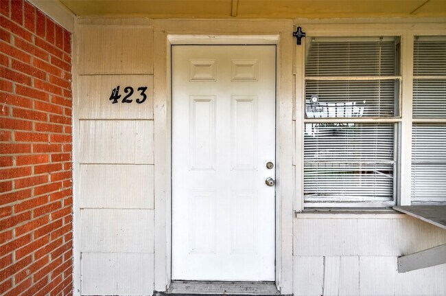 Building Photo - 423 Gammon Dr