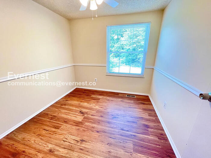 Building Photo - 3324 Rollingwood Dr