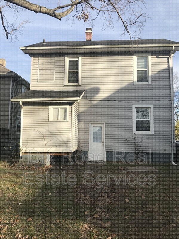 Building Photo - 714 Poplar St