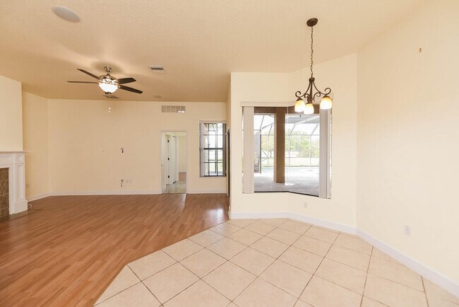 Building Photo - 4068 Gardenwood Cir