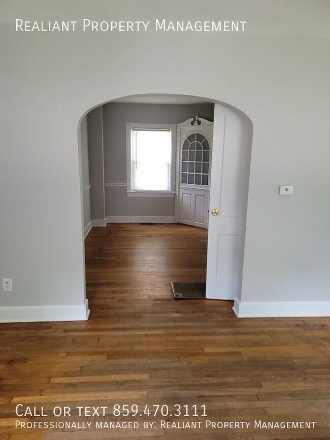 Building Photo - 1411 Hill St