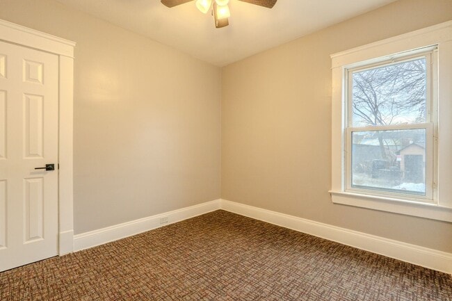 Building Photo - 3394-3396 W 54th St