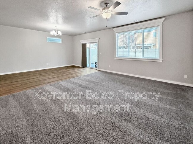 Building Photo - 4072 E Blueberry St