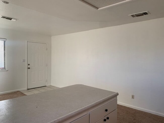 Building Photo - 144 Duranta St