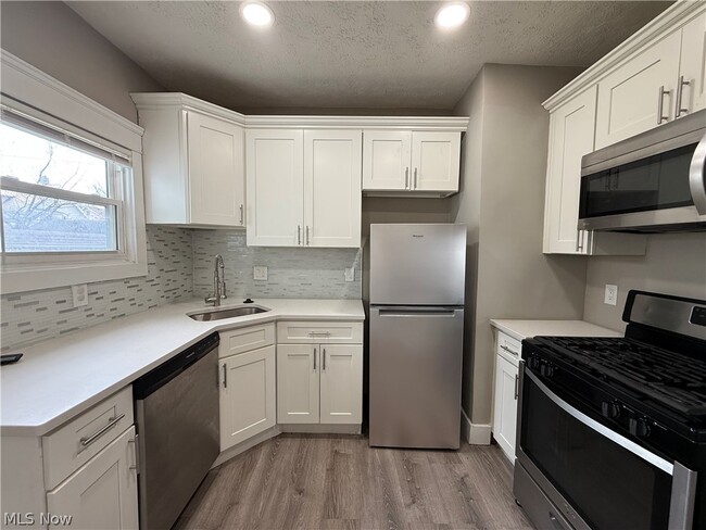 Building Photo - 1265 Marlowe Ave