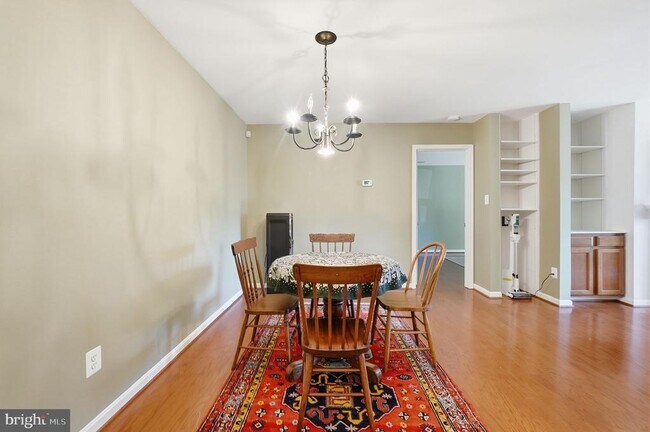 Building Photo - 6204 Redins Dr