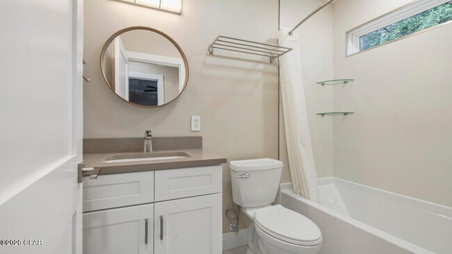 Building Photo - 307 Dolphin Dr