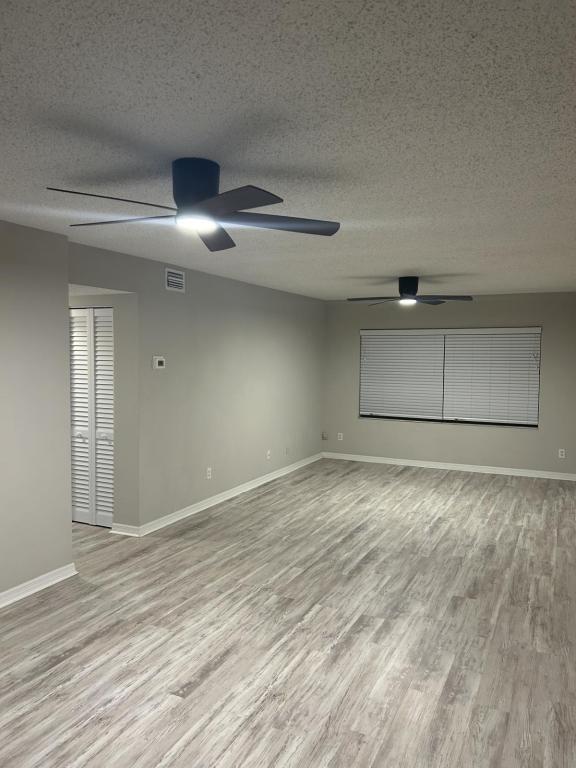 Building Photo - 216 Glenview Blvd