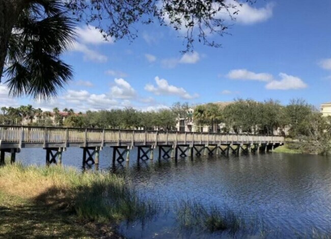 Building Photo - 3021 Alcazar Pl