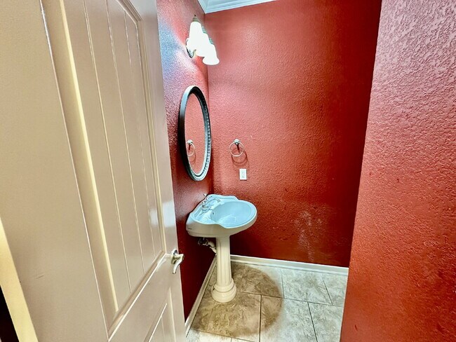 Building Photo - 2591 N Tragalger Dr.