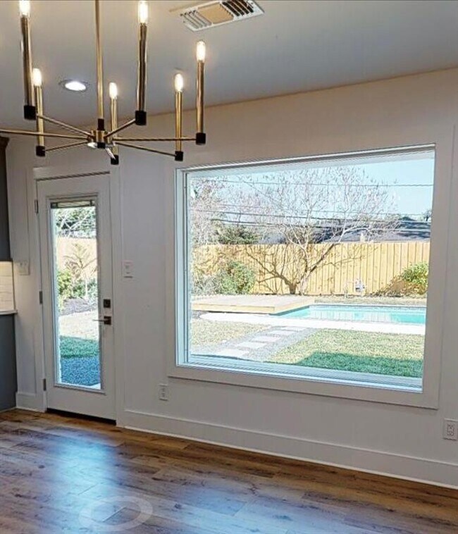 Building Photo - 10819 Oasis Dr