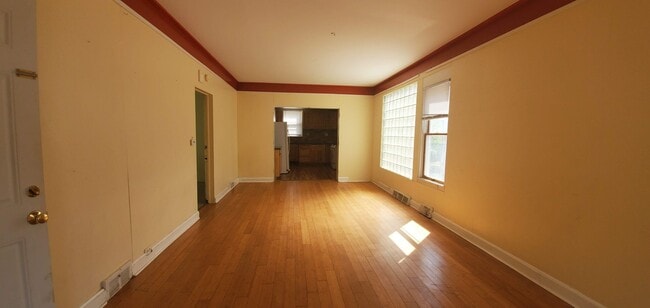 Building Photo - 334 Catherine St