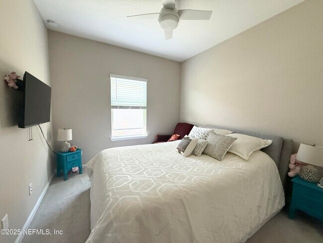 Building Photo - 141 Ren Wy