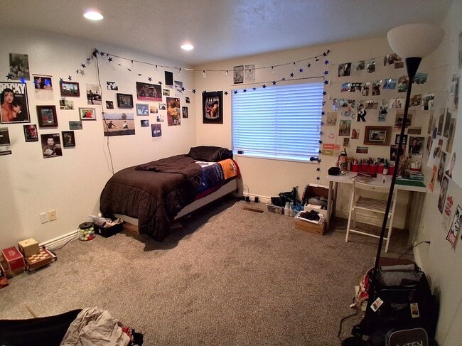 Building Photo - 1533 Riverside Ave