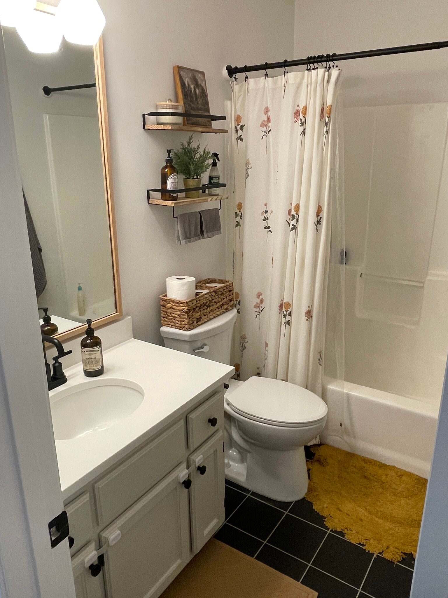 Hall Bath - 8625 NE 112th St