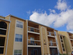 Building Photo - **For Sale** Images Circle Unit 207