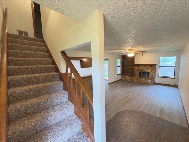 Building Photo - 217 Woodbridge Cir