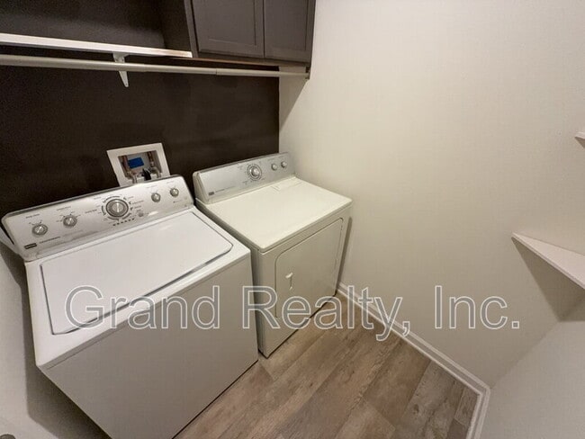 Building Photo - 6474 Churchill Cir