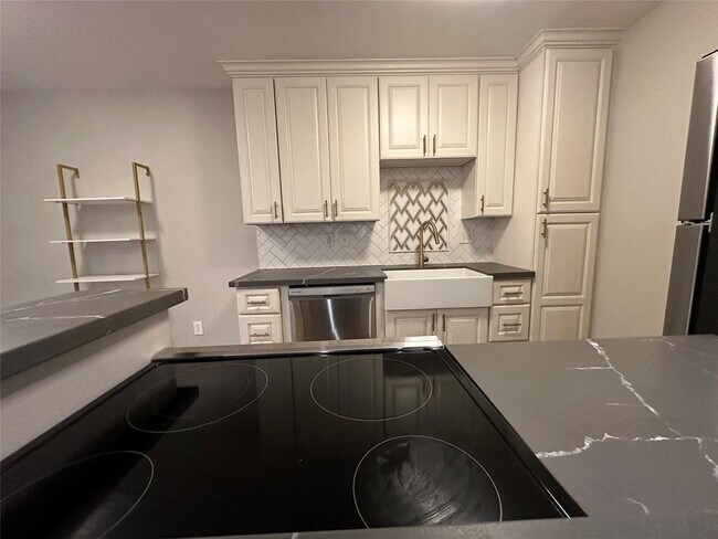 Building Photo - 2250 Bering Dr