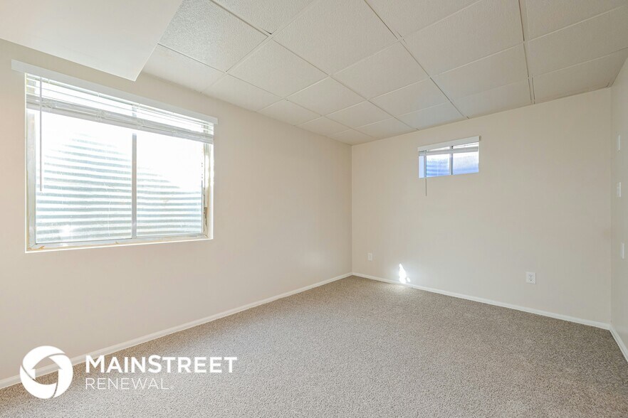 Building Photo - 9844 Fairwood St