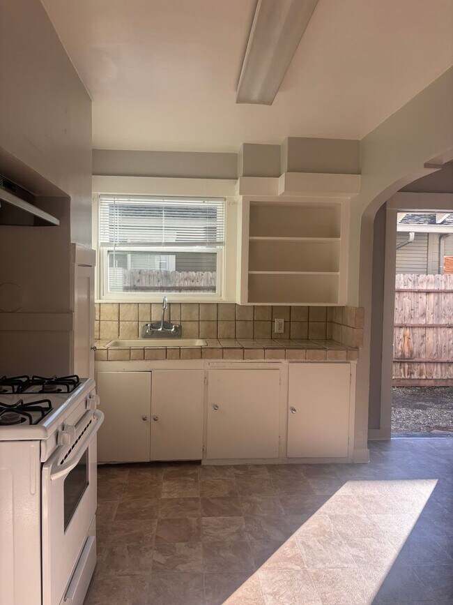 Building Photo - 54-2203