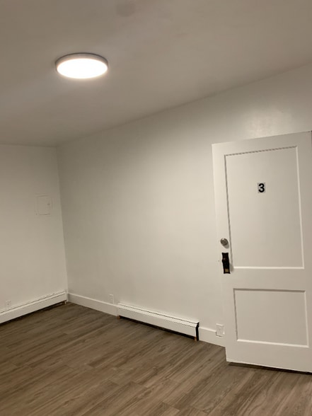 Building Photo - 709 Carothers Ave