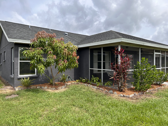 Building Photo - 6504 64th Dr E