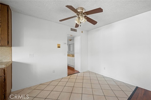 Building Photo - 16226 Vanowen St