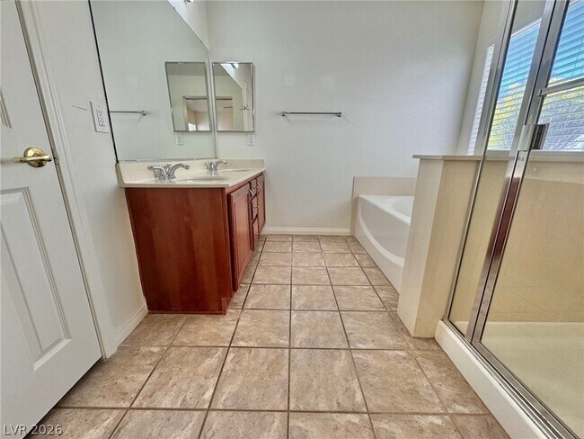 Building Photo - 584 Playa Linda Pl