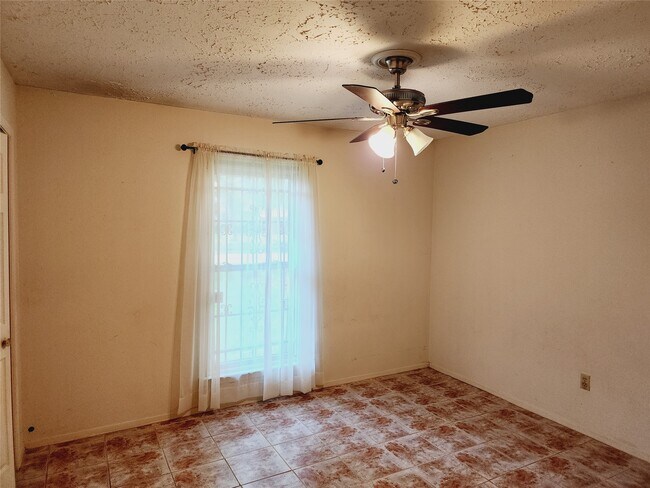 Building Photo - 7615 Fur Market Dr