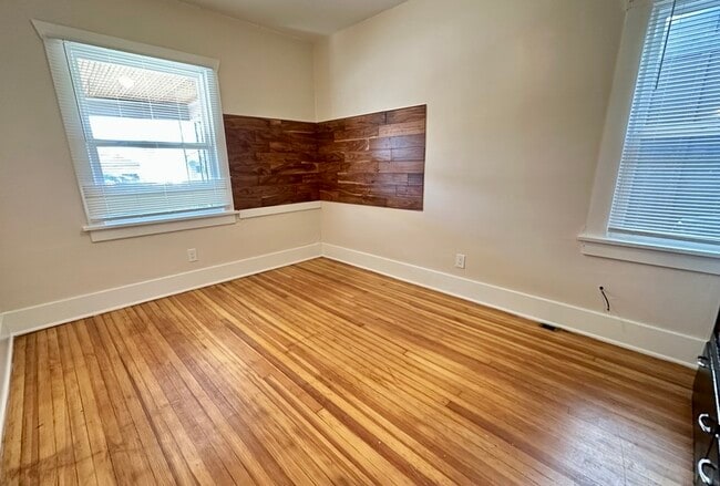 Building Photo - 2798 S Acoma St