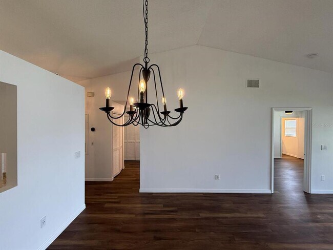 Building Photo - 13531 Summerton Dr