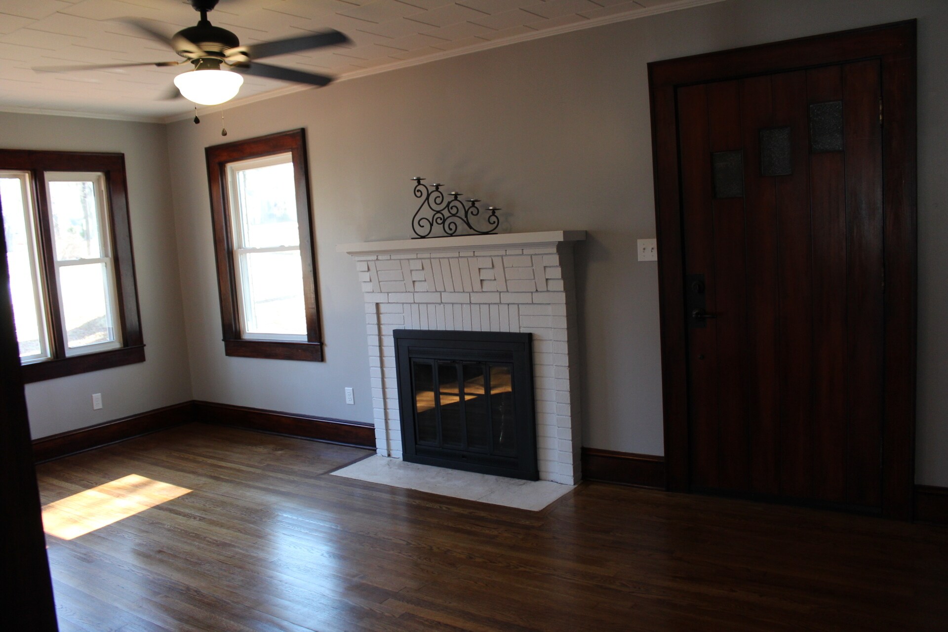 Building Photo - 361 W Wilson Ave