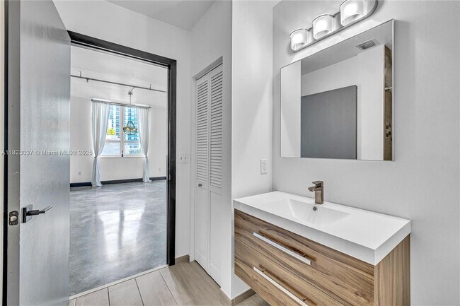 Building Photo - 2275 Biscayne Blvd Blvd
