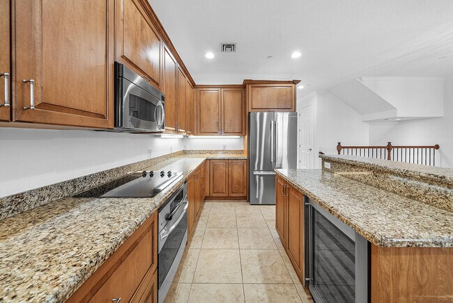 Building Photo - 824 Virginia Gardens Dr