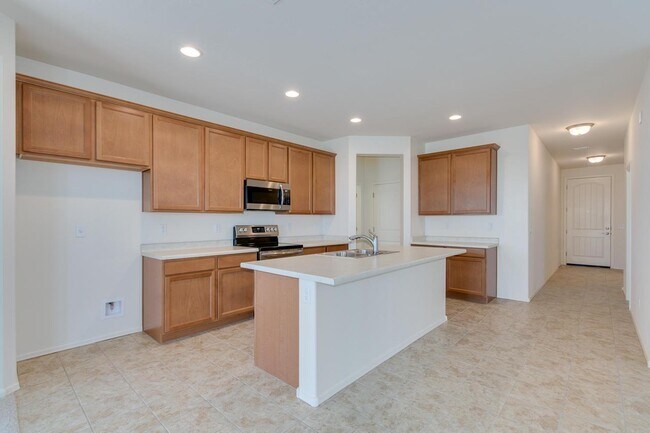 Building Photo - 17677 W Country Club Terrace