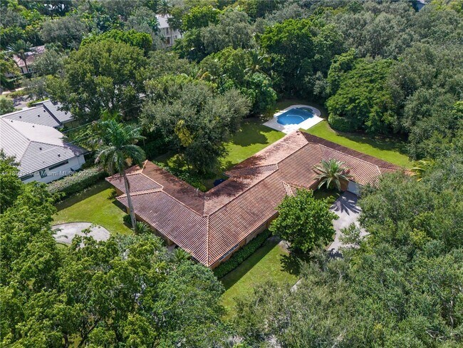 Building Photo - 7020 Almansa St
