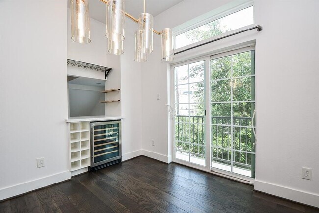 Building Photo - 1515 Weber St