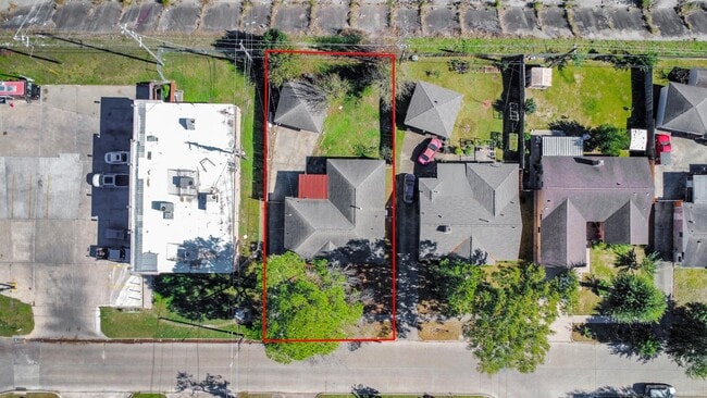 Building Photo - 8011 La Roche Ln