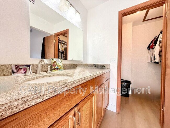 Building Photo - 435 Loblolly Ln