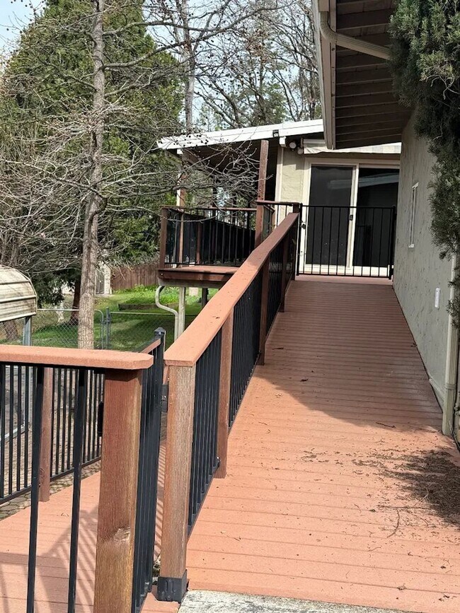 Building Photo - 174 Sunset Ln