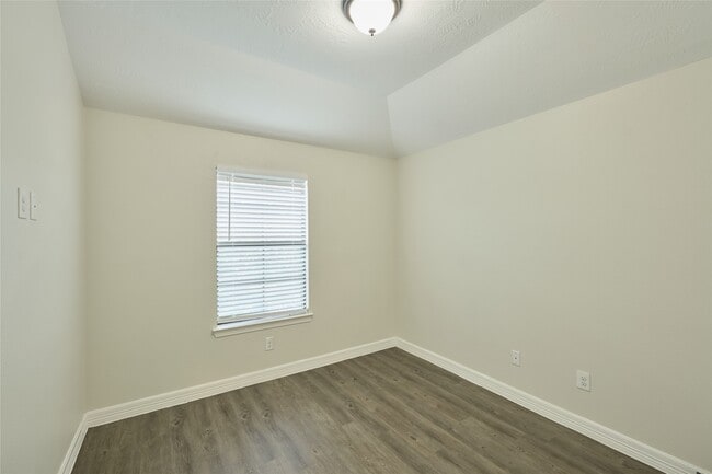 Building Photo - 630 Aulia Ln