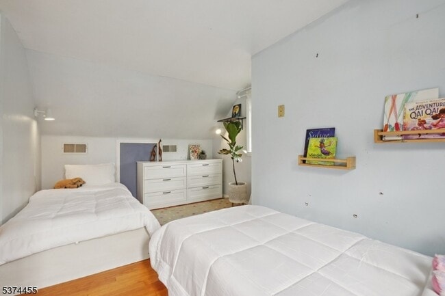 Building Photo - 51 Brookhill Ter