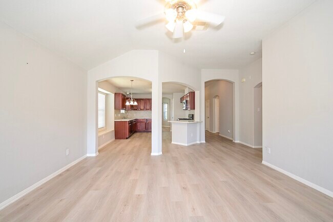 Building Photo - 3111 Myrtle Ranch Dr