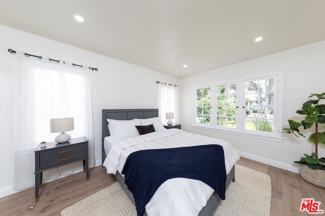 Building Photo - 3766 Valleybrink Rd