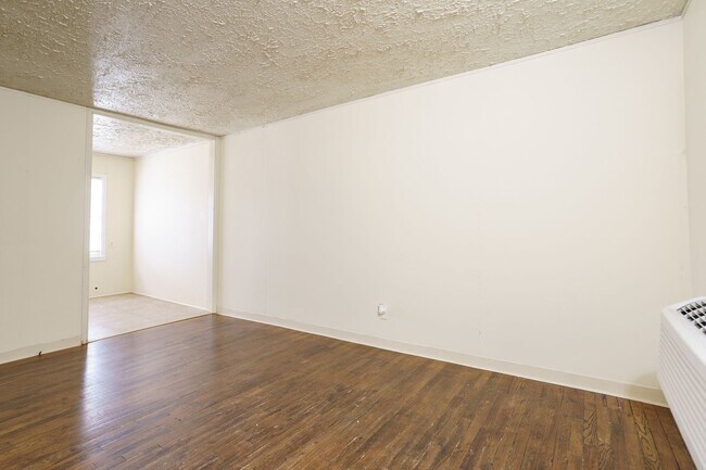 Building Photo - 918 S Hiram St