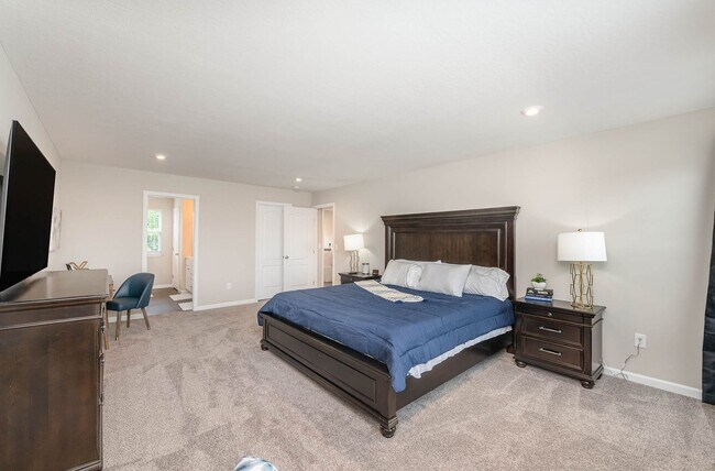 Building Photo - Fully furnished brand new construction. Luxury in HOA with pool