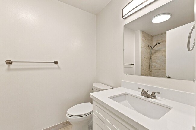 Building Photo - 49 Showers Dr
