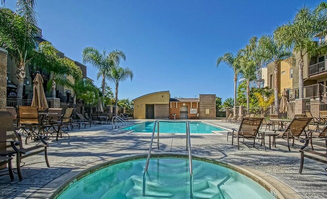 Building Photo - BRIGHT & PRIVATE, END CORNER UNIT, 2BR/2.5BA CONDO IN THE FUSION COMPLEX CLOSE TO EVERYTHING & 5 ...